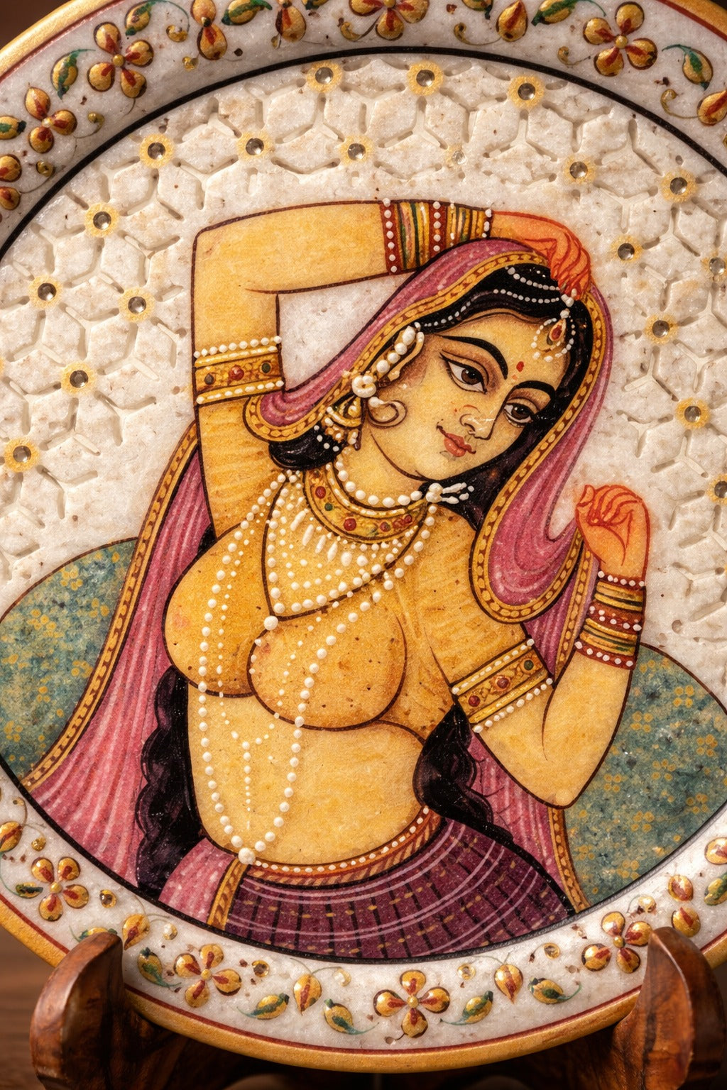 Blush Grace of the Rajput Court – Rajasthani Miniature Marble Plate