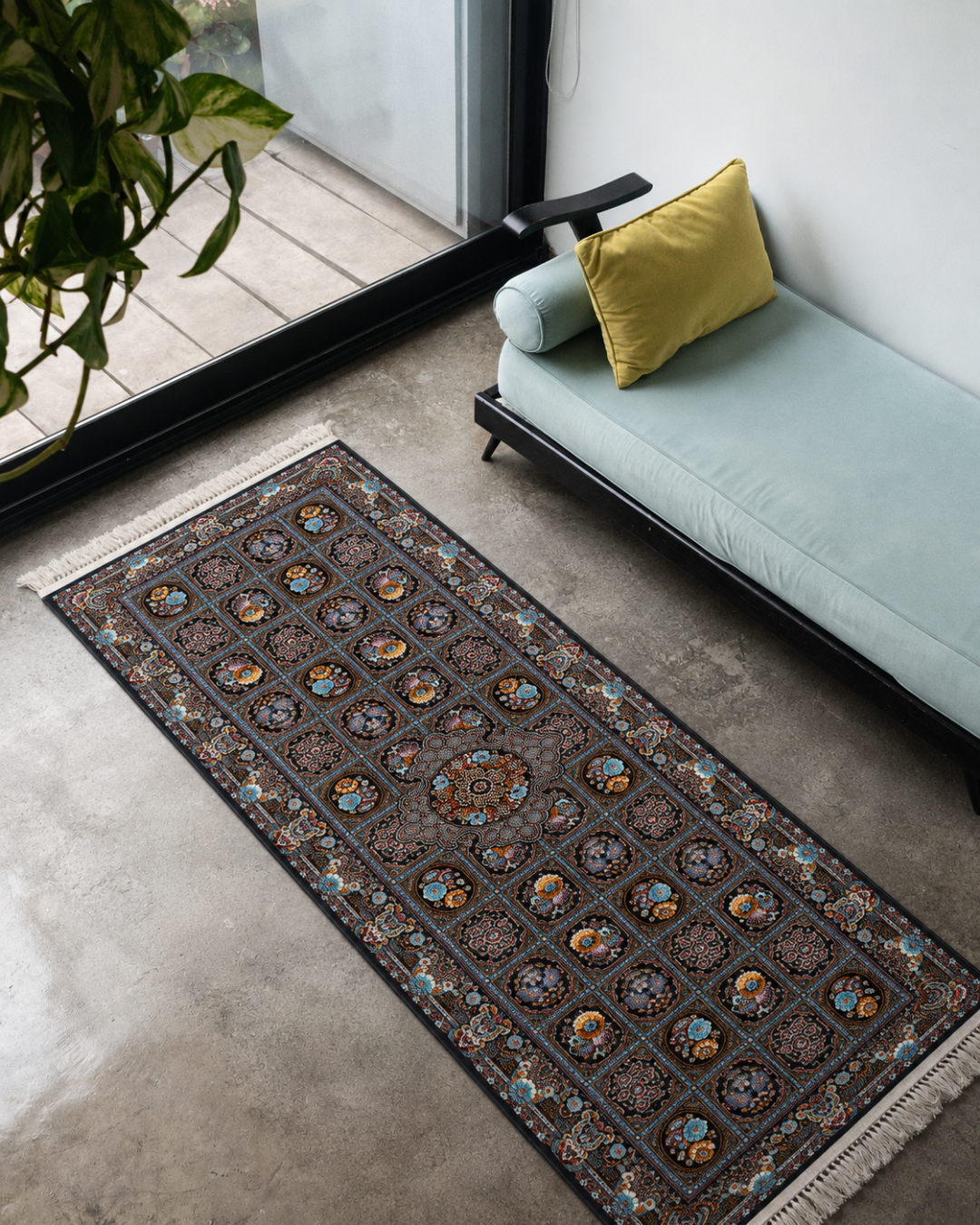 Raagini Silk & Wool Blend Carpet – Ivory Rose Border Runner