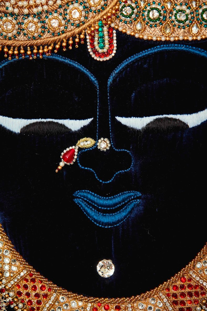 Bade Shree Ji Mukharvind Tapestry