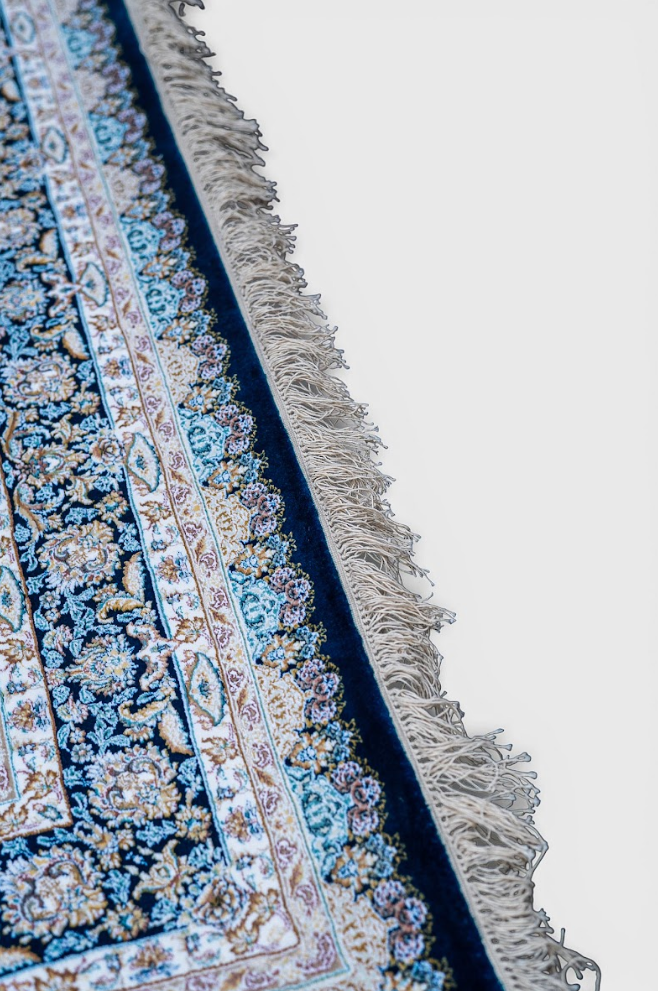 Mehrnaz Silk Medallion Rug – Kashmiri Inspired Floral Weave