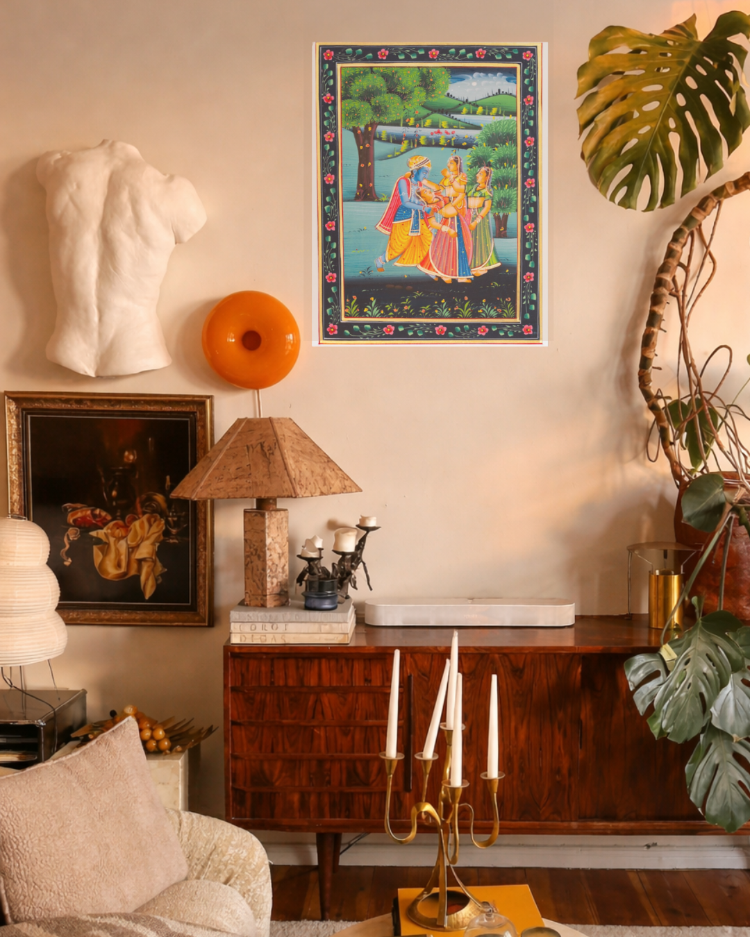 Velvet Embrace – A Royal Garden Interlude