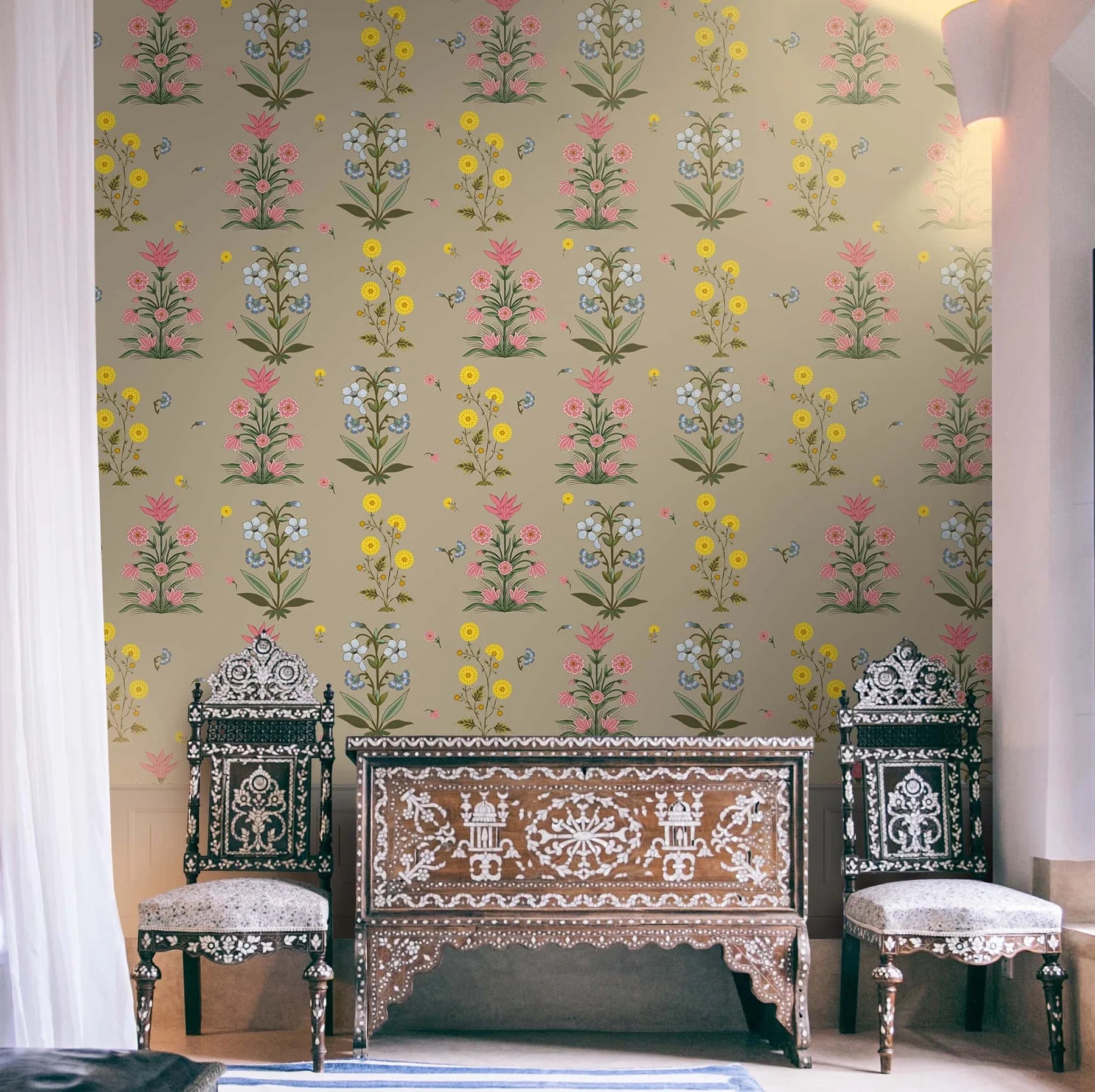 Elegant floral wall design inspired by Smriti showcasing abundant blooms and a warm, nature rich composition